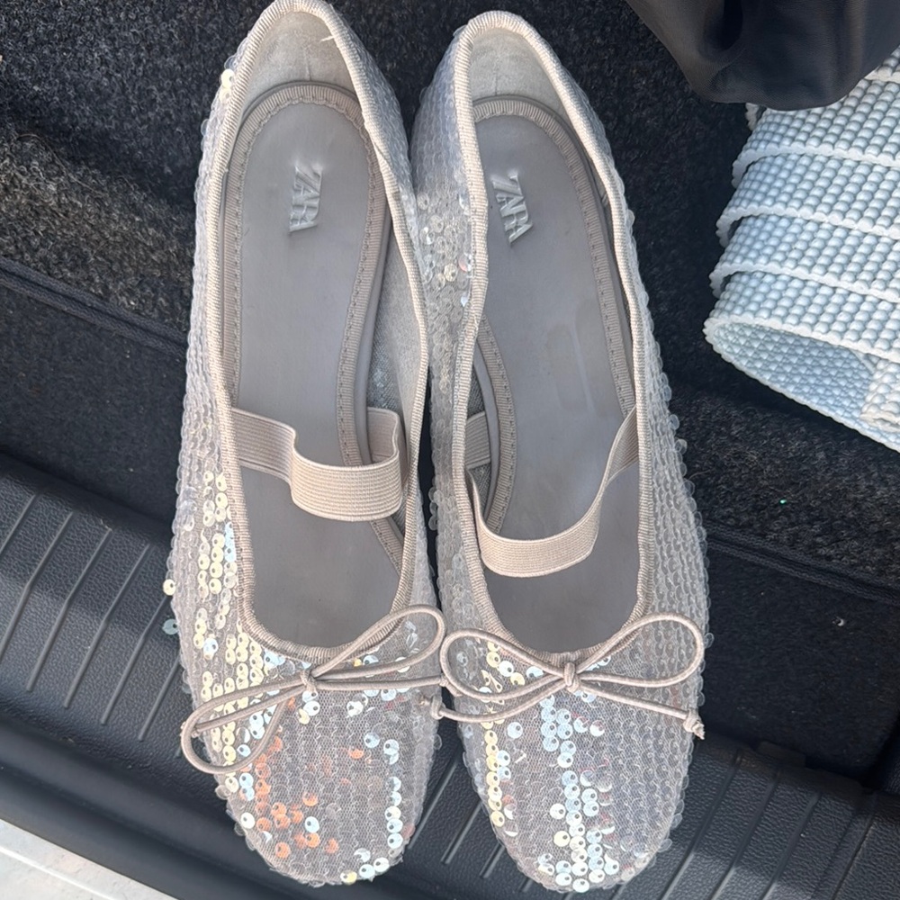 Stylish Silver Sequin Ballet Flats